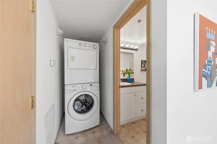 Washer & dryer on lower level.