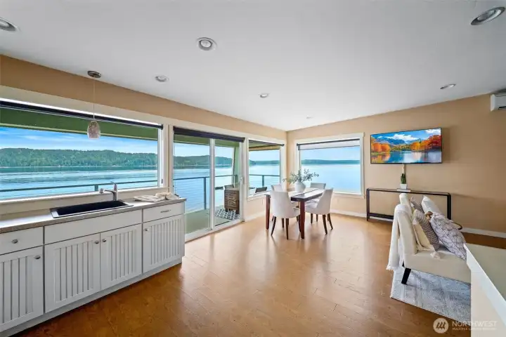 Corner window affords a stunning 180 view