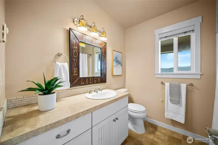 2nd  Floor Bathroom