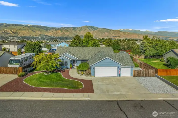 Welcome to beautiful Canyon Hills!