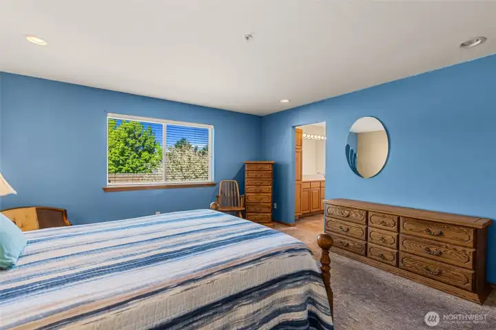 More primary bedroom