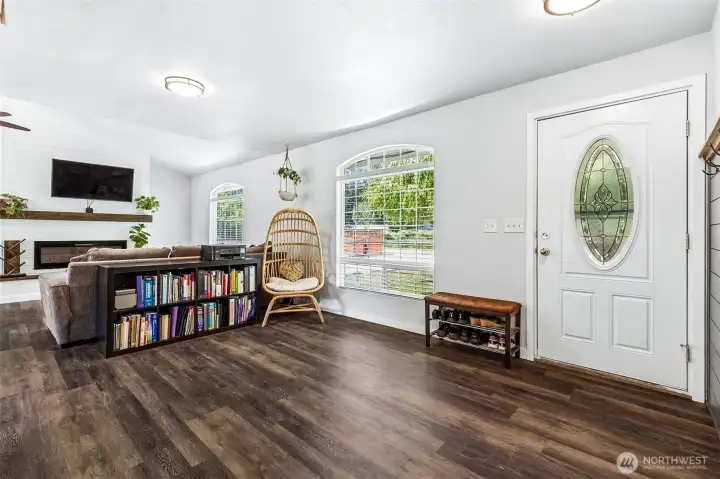 Spacious Entry Area / Flexible Space