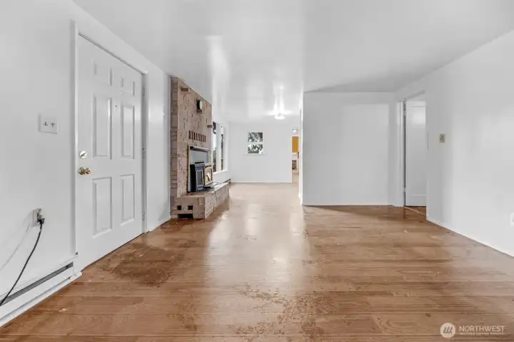Looking towards kitchen