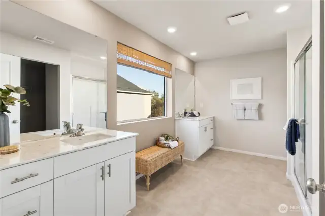 SEPERATE VANiTY SiNKS!Photos are of model home of the same plan and may reflect different colors and options.