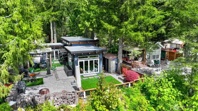 Located on a bluff with spectacular mountain views.