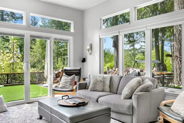 Jeld-Wen windows throughout. The living area is very cozy!