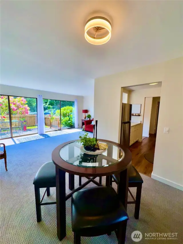 Very nice dining space, could also make a great office area.