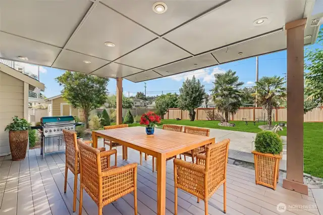 Huge deck with patio perfect for family gathering.