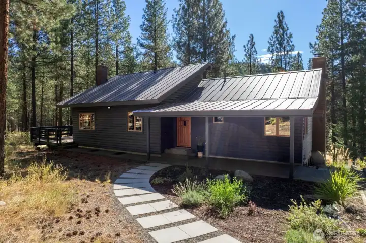 Understandable clean lines of this home, together with low maintenance landscape and Garage make for a great place to enjoy the Methow Valley. Only 8 short miles from Twisp for supplies, good groceries and community vents.
