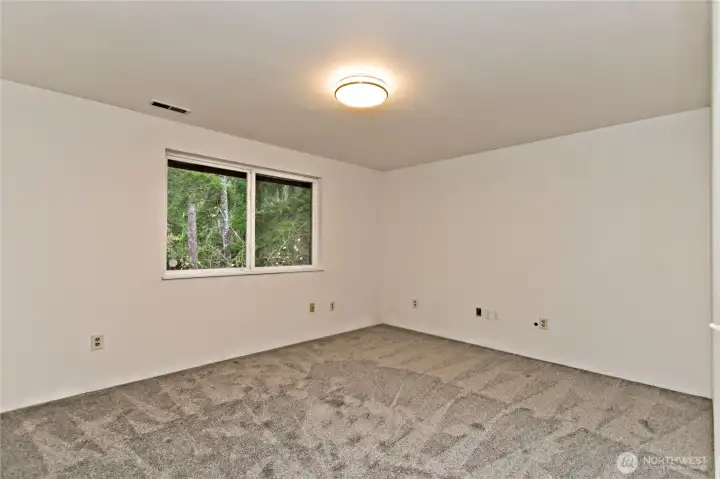 New Carpet in all Bedrooms