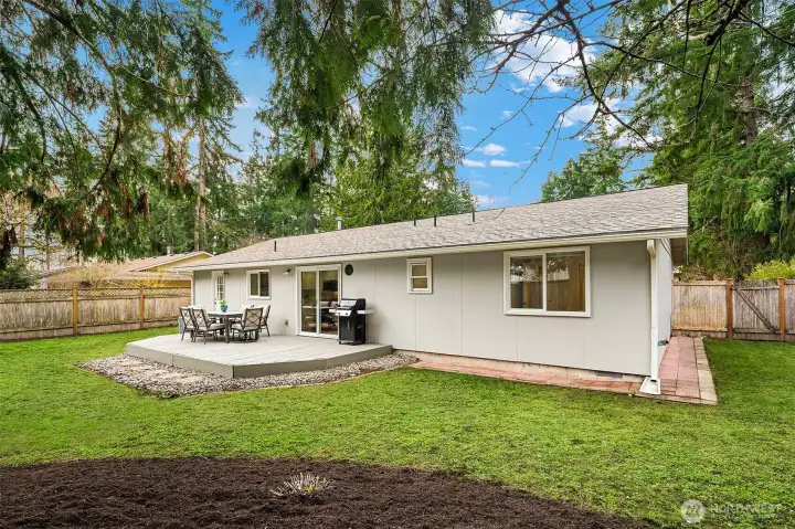 Ample Side Yards with Secure RV/Boat Parking