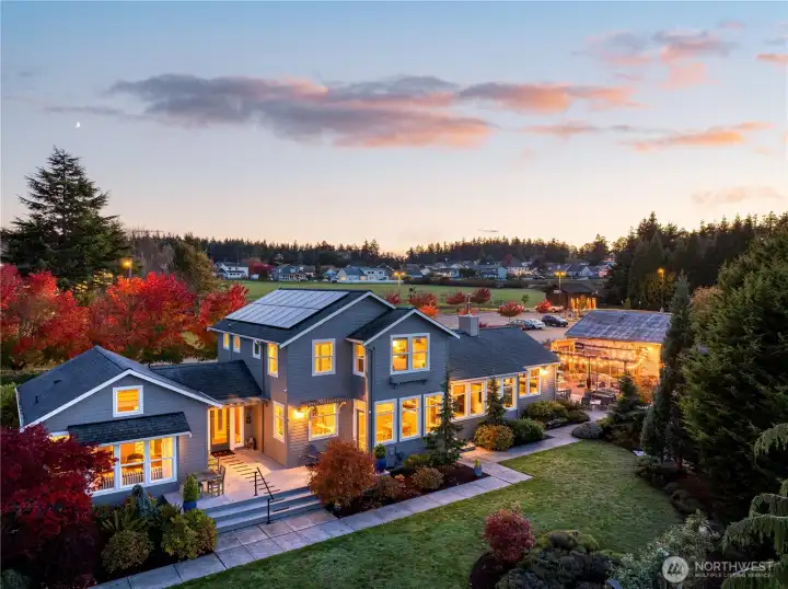 Welcome to 806 NW Alexander St located in downtown Coupeville!