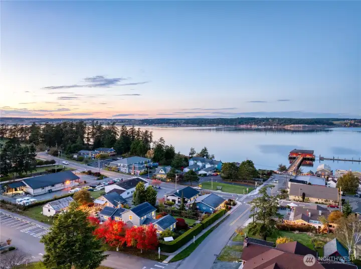 Tucked in on a spacious corner lot just two blocks from the Coupeville waterfront, public park with beach access as well as shops, restaurants, post office, library and more!