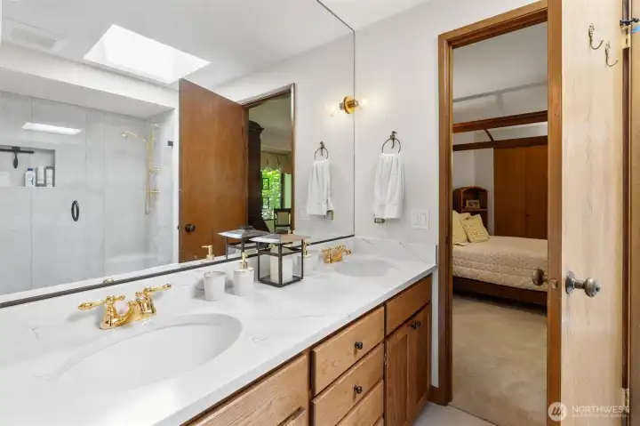 Upstairs 3/4 Bath