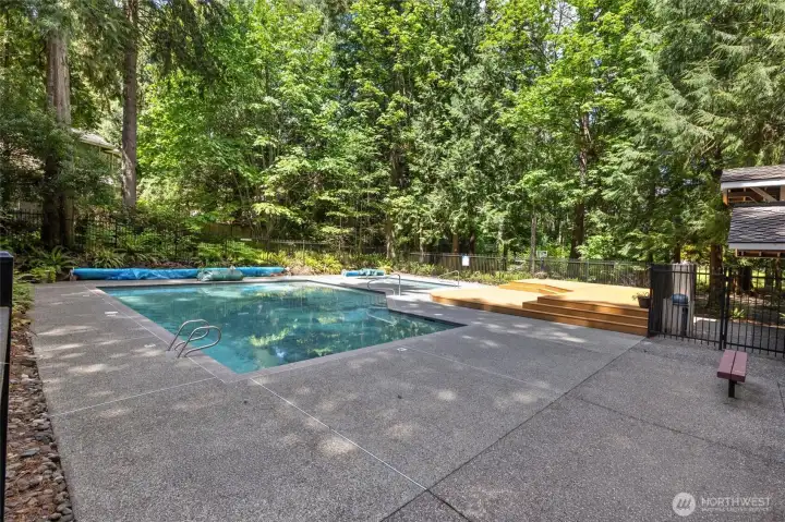 Pool in Park