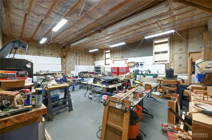 Incredible Shop With 220 Power