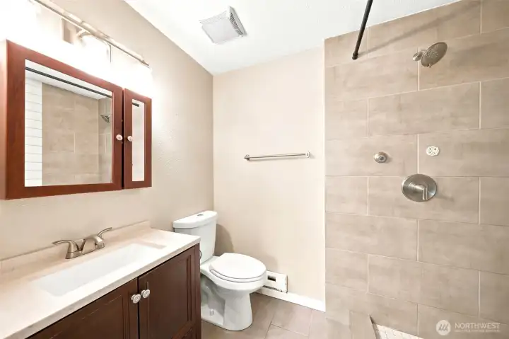 Primary Ensuite Bath