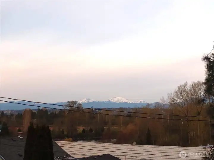 Views of the Cascade Mountains from the back deck.