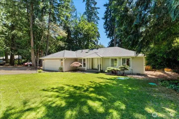 The exterior of this home has been recently painted, new 30 yr composition roof w new gutters, new front and rear landscaping. The exterior of this home has been recently painted, new 30 yr composition roof w new gutters, new front and rear landscaping.
