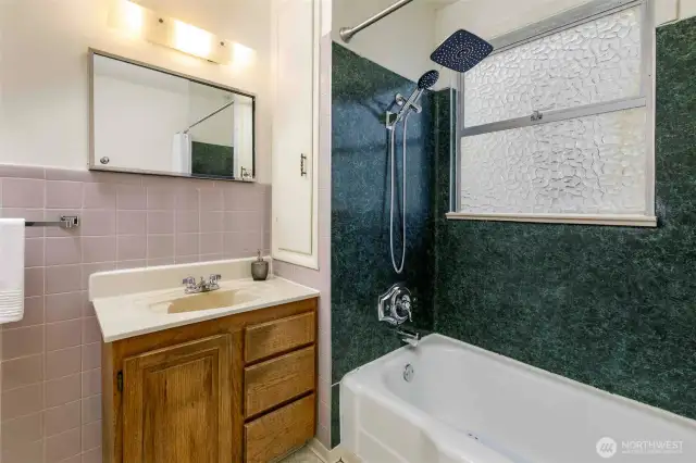 Main Level Batheroom