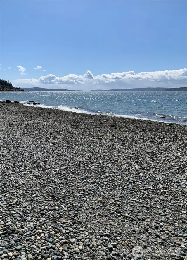 Deeded beach access!  Enjoy long walks on the amazing beach just down the road!