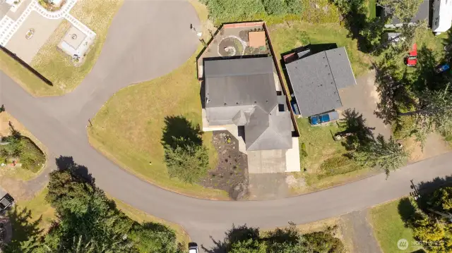 Large corner lot sits on a cul-de-sacs
