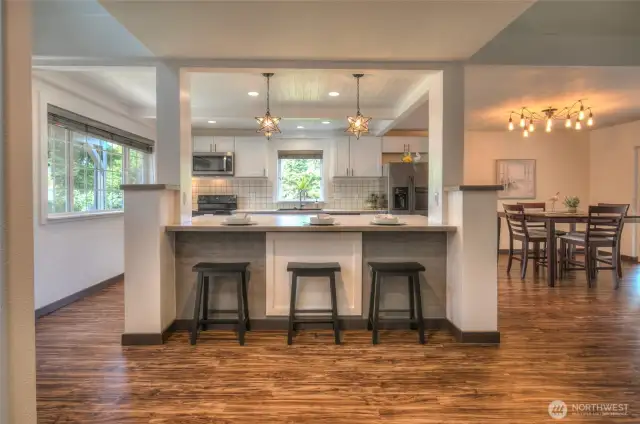 Eat in kitchen with room for 3 or more at the bar