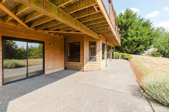 Ample room for barbecues, where sizzling aromas entice your guests. Picture a cozy seating area encouraging lively conversations and laughter. Whether a summer cookout or a casual evening, your patio becomes the ultimate entertaining hub, blending indoor comfort with outdoor charm.