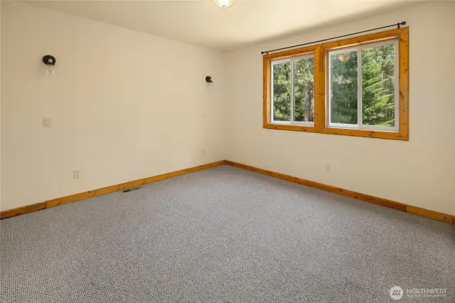 Large upstairs bedroom