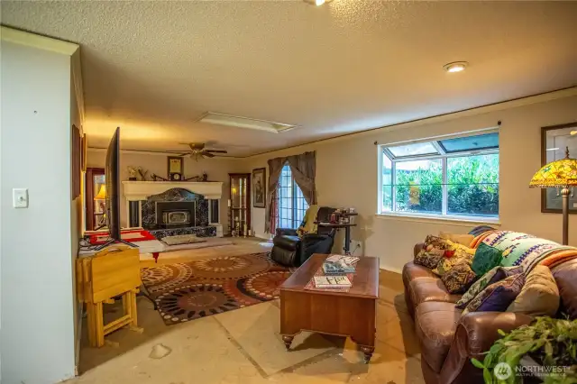 wonderful living room ready for your creative touches