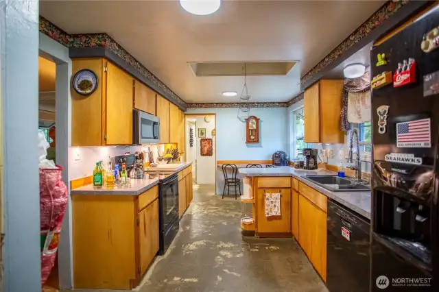 spacious kitchen with pantry