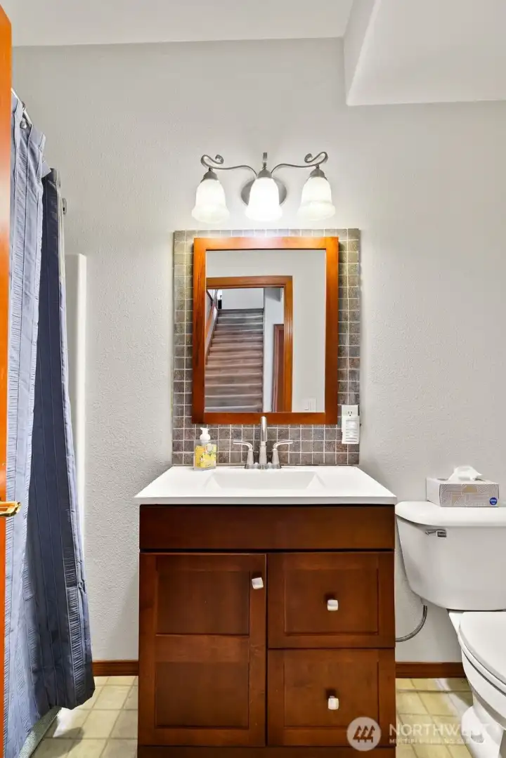 Basement full bath.