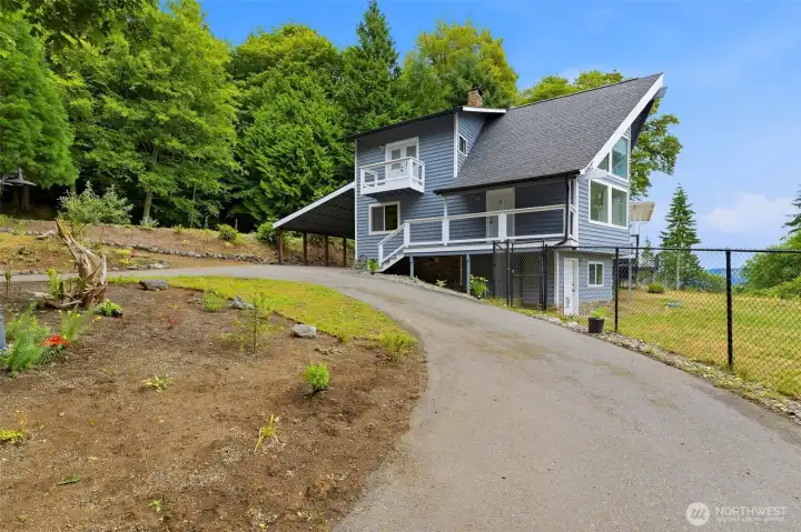 Drive up to main house