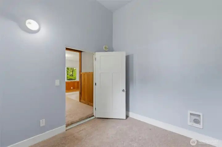 Lower ADU bedroom