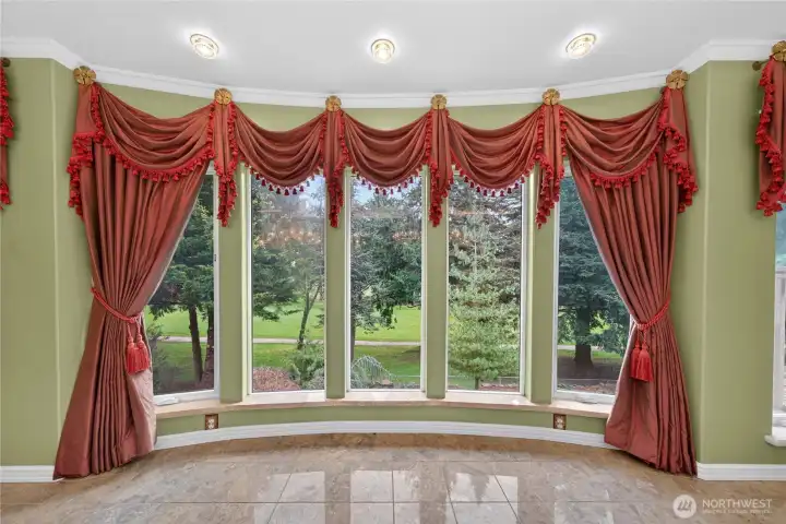 Dining room looks out to golf course