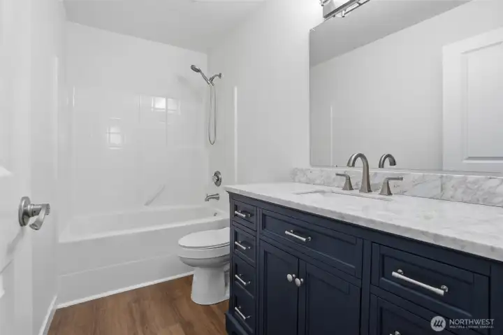 Shared bathroom, upstairs