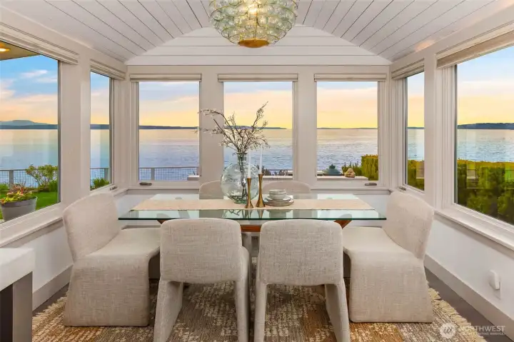 Additional dining area off the kitchen or could be used as a lounge area.