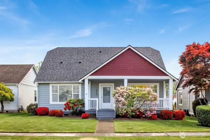 Proudly presenting 2272 Cherry St., a welcoming home nestled in the heart of Greenfield Village! Located in a warm, community-centered neighborhood, this home offers the perfect blend of comfort and connection, with a nearby community park just minutes away. From the inviting curb appeal to the friendly surroundings, this is a place that truly feels like home.