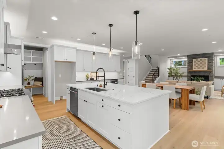 Main Level: Dining/Kitchen