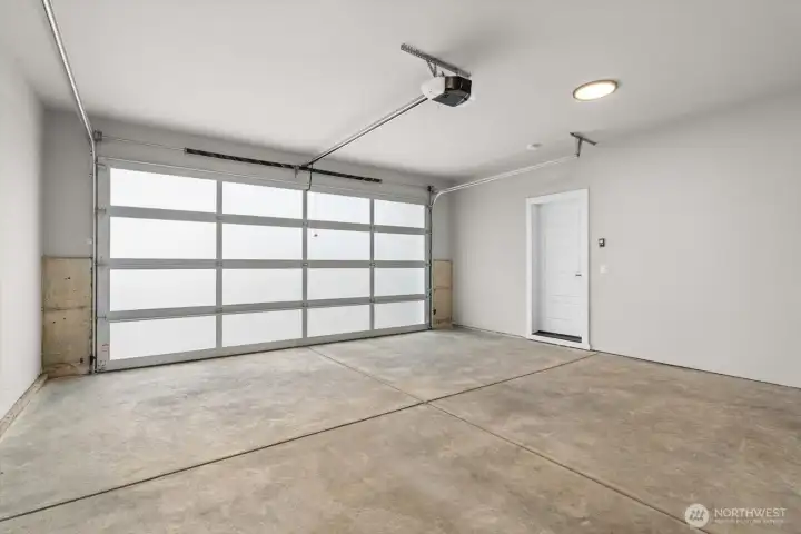 Main Level: Garage
