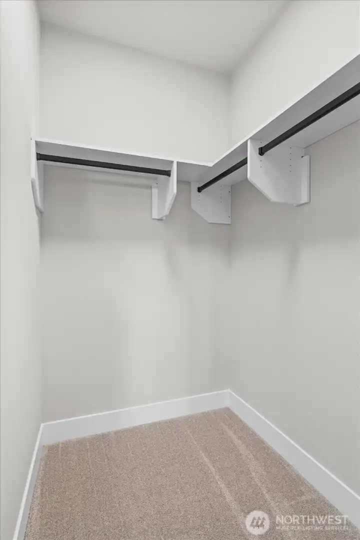 Upper Level: Bedroom Closet