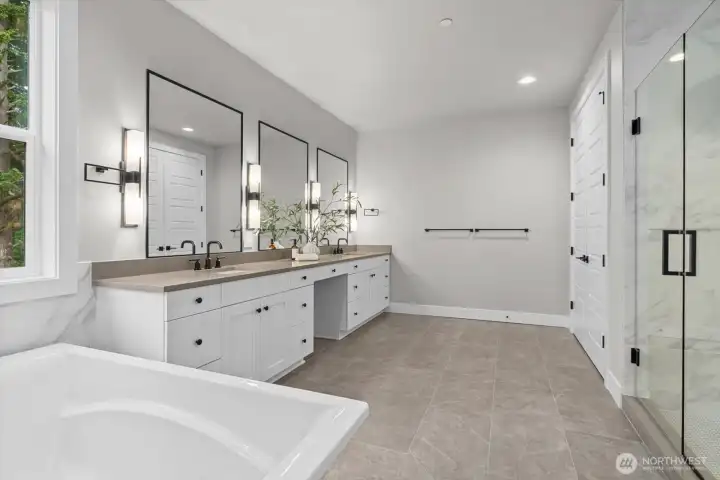 Upper Level: Primary Suite Bathroom