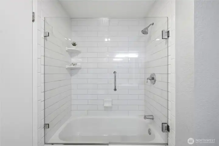 Beautiful, complete new custom shower!
