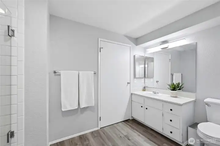 Full bathroom with the additional vanity