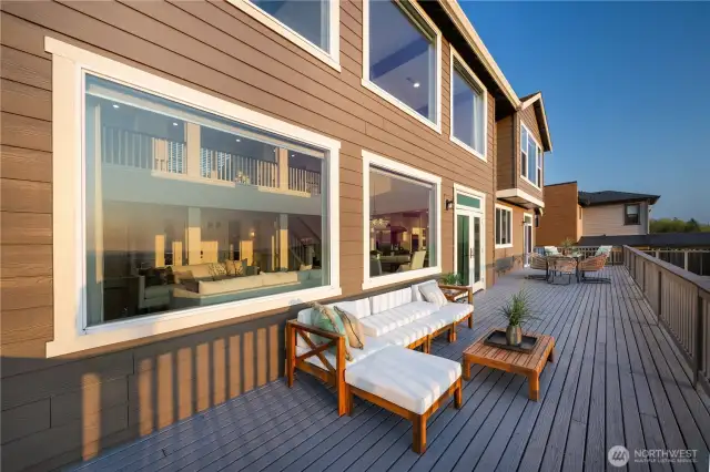 Expansive Deck