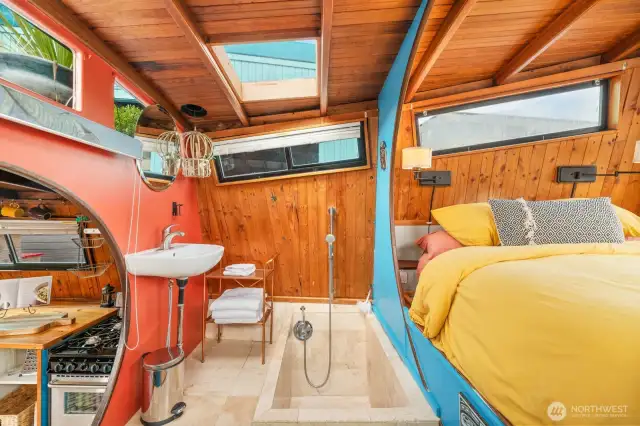 Japenese style deep set tub