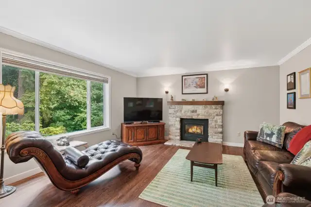 Open floor plan living area off kitchen/dining