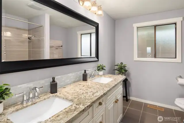 Full bath on main with 2 sinks