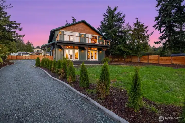 Three decks to enjoy the views, outdoor dining and fresh air.