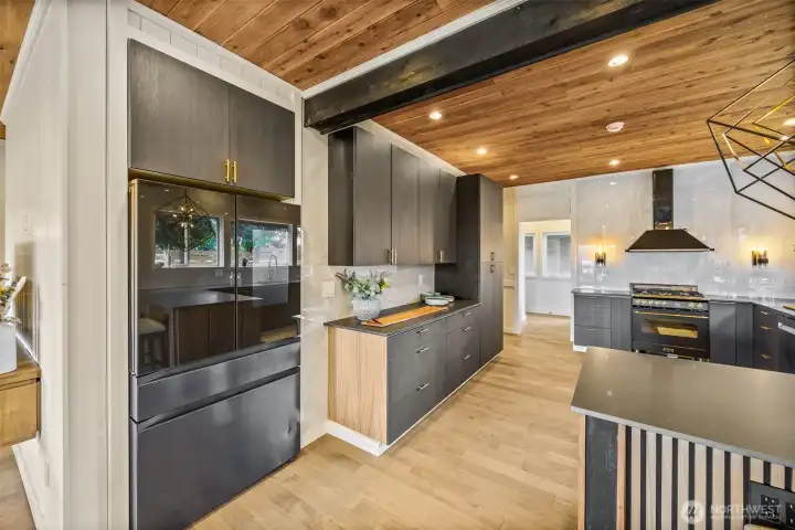 Beautiful stone walls in the kitchen!
